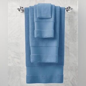 NWOT Frontgate Blue Bath Towels